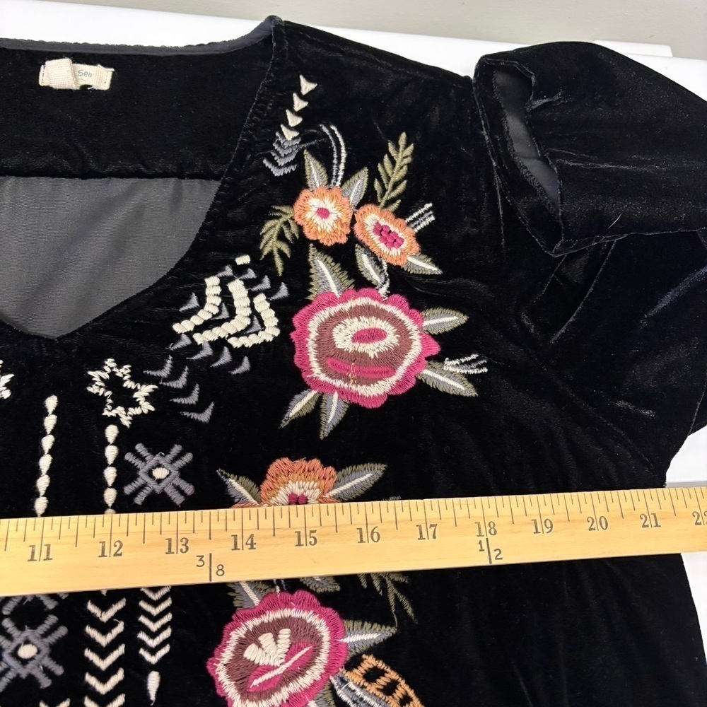 Kyla Seo Velvet Embroidered Floral Tunic Top Women’s Size Medium - Picture 8 of 11